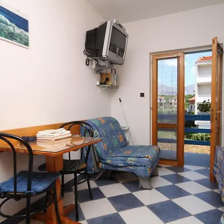 Studio 6852i Sućuraj