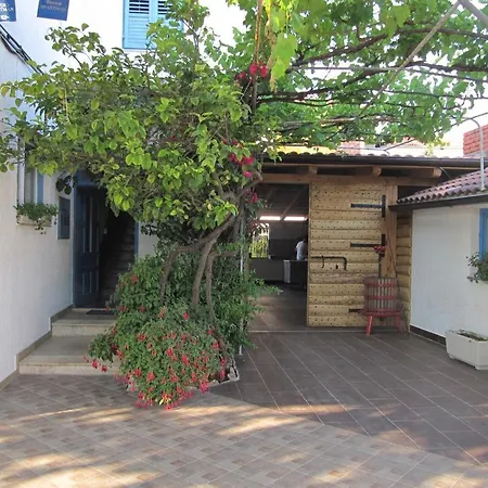 Studio 6852i *